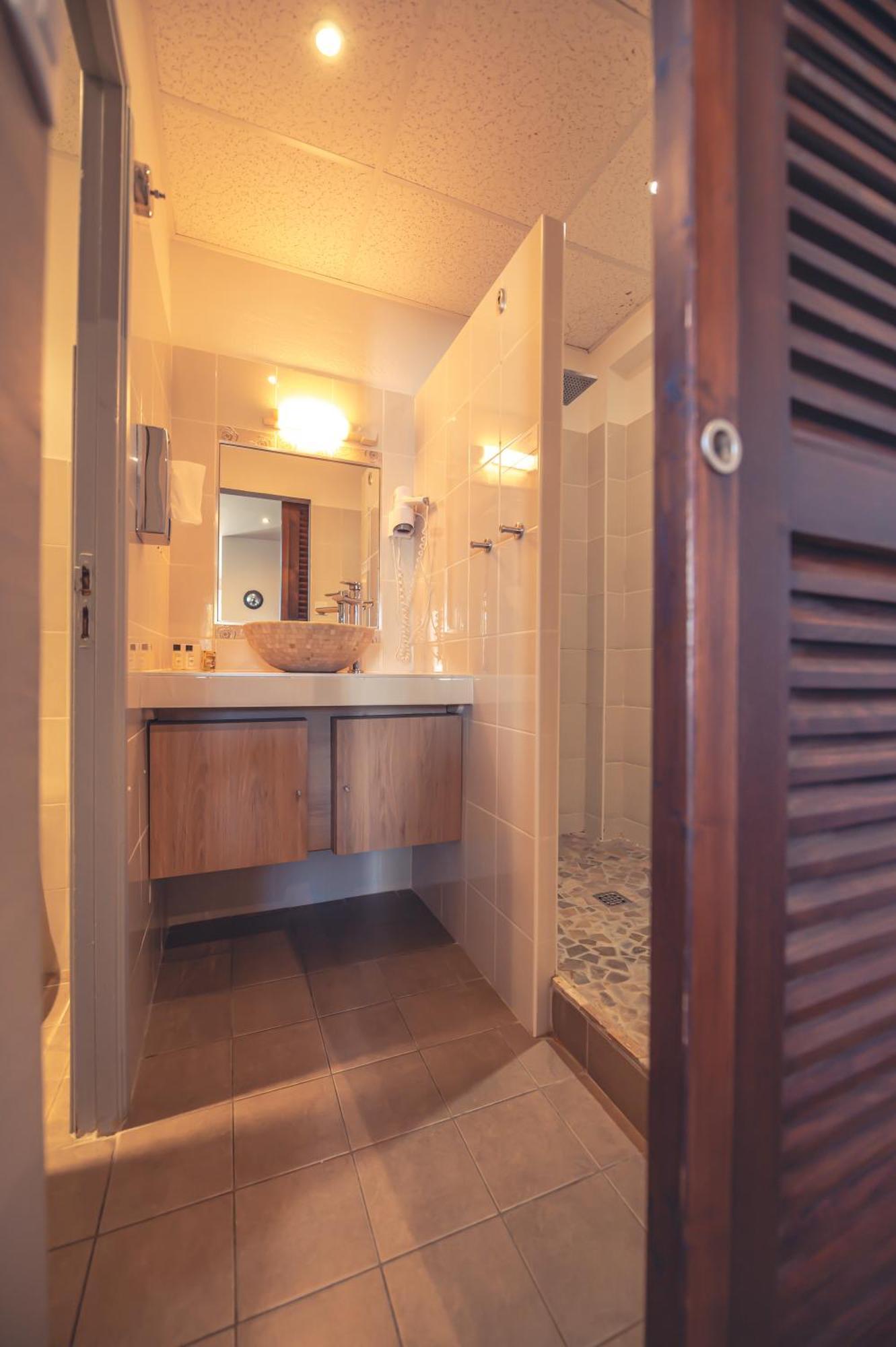 Logis Hotel Restaurant Le Plantevin Propiac Экстерьер фото