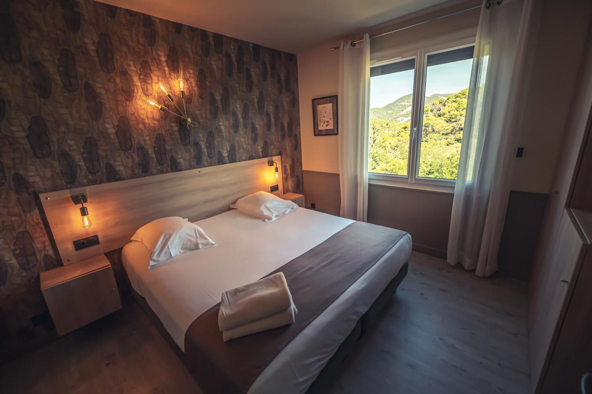 Logis Hotel Restaurant Le Plantevin Propiac Экстерьер фото