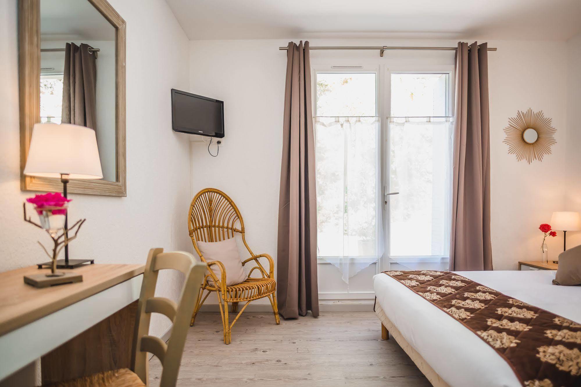 Logis Hotel Restaurant Le Plantevin Propiac Экстерьер фото